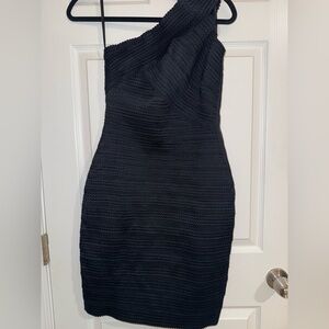 Black One Sleeve Bandage Dress